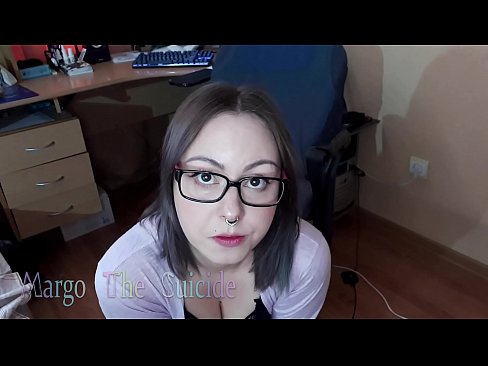 ❤️ Msichana Mrembo aliye na Miwani Anamnyonya Dildo kwa Kina kwenye Kamera kwetu sw.porn-list.ru ❌❤