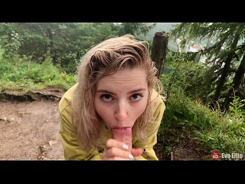 ❤️ Msichana akimeza mate baada ya kupigwa risasi hadharani - Eva Elfi kwetu sw.porn-list.ru ❌❤